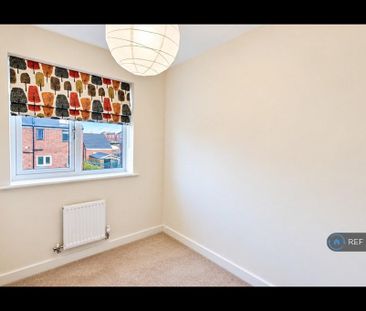 3 bedroom semi-detached house to rent - Photo 3