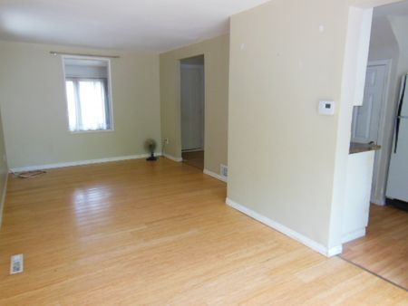 1345 ATHOL 3 BEDROOMS OPEN CONCEPT - Photo 2