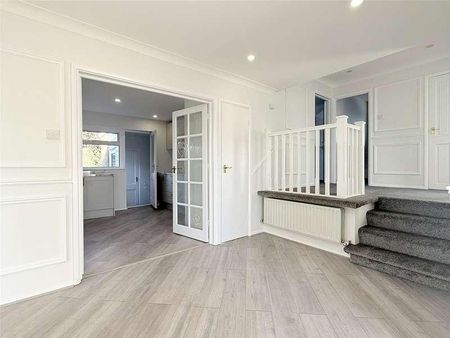 High Ridge, Cuffley, Potters Bar, Hertfordshire, EN6 - Photo 3