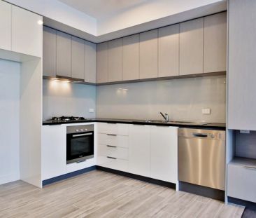 102/33 Coleman Parade,Glen Waverley,Victoria 3150, Melbourne - Photo 1