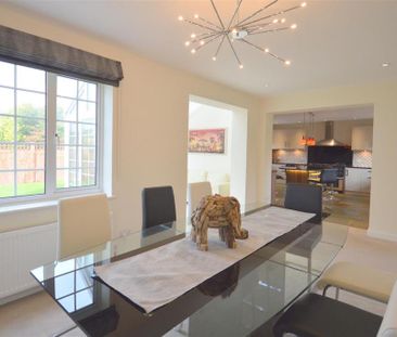 4 bedroom detached house to rent - Photo 2