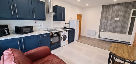 FOR RENT: Newly renovated 1 bedroom unit - Photo 3