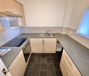 Charlecote Park, Newdale, Telford, TF3 - Photo 5