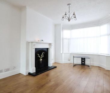 3 bedroom end of terrace house to rent - Photo 2