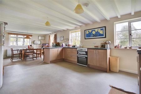 3 bedroom detached house to rent - Photo 4