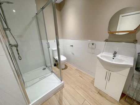 5 bedroom flat to rent - Photo 5