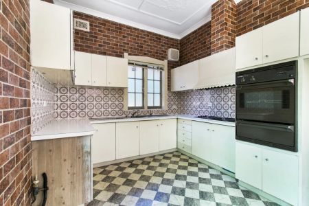 Elevated Retro Classic - Photo 3