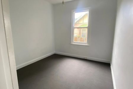 Two Bedroom Mountain Cottage! - Photo 3