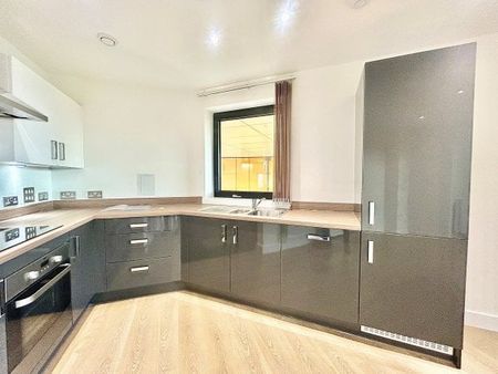 Lingfield Apartments, Parade Gardens, Chingford E4, Property for rent - Photo 2