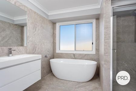 2/12 Gibson Street, Boorooma NSW 2650 - Photo 4