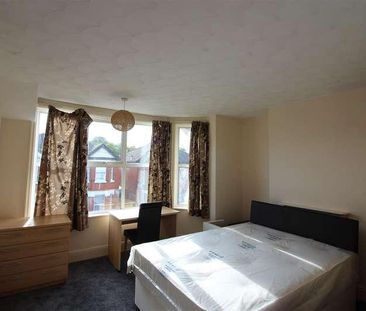 Newcombe Road, Southampton, SO15 - Photo 2