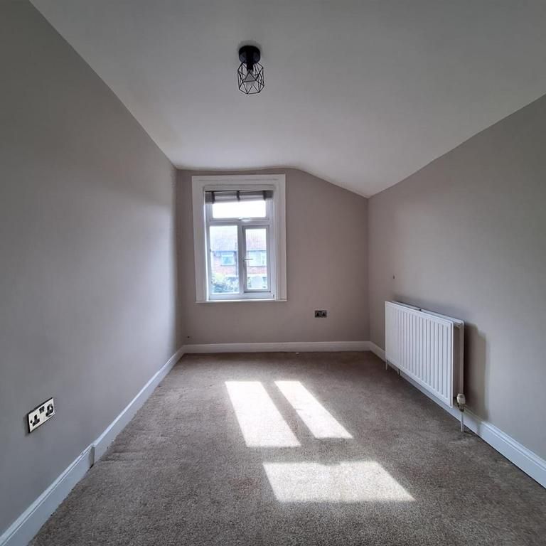 4 bedroom terraced house to rent - Photo 1