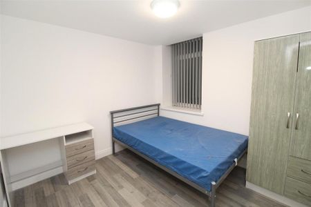 6 bedroom house to rent - Photo 2