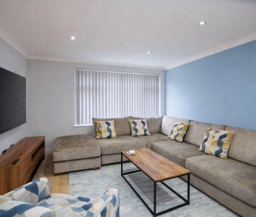 3 bedroom semi-detached house to rent - Photo 1