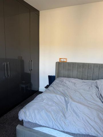 4 bedroom private hall to rent - Photo 4