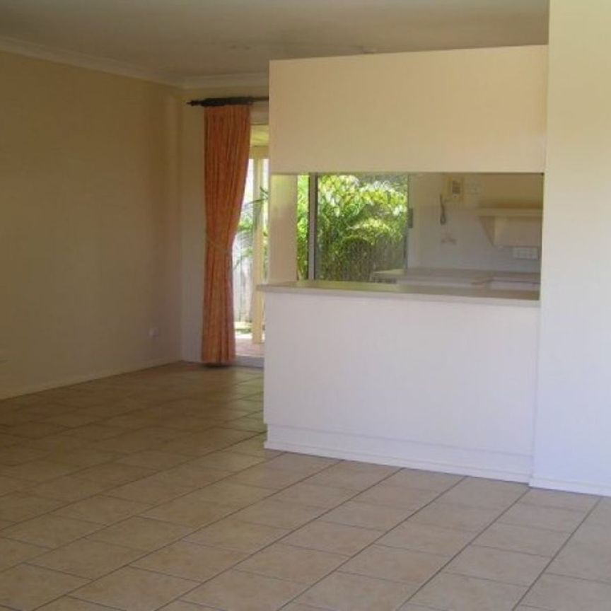 THREE BEDROOM DUPLEX - Photo 1