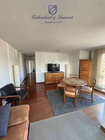 Möblierte 2-ZKB-Wohnung mit EBK, Garage und Balkon im Park Vauban - Photo 2