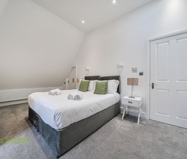 The Grove, Coulsdon, CR5 - Photo 4