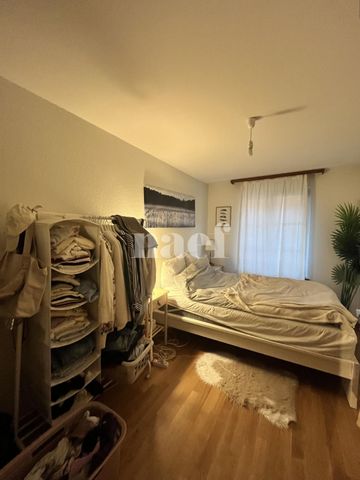 Bell appartement de 3.5 pièces situé dans quartier calme - Photo 2
