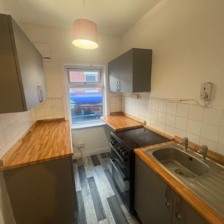 1 bedroom flat to rent - Photo 3