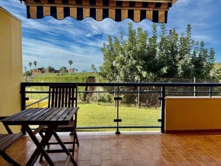 Alquiler de piso en Benajarafe - Photo 3