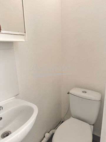 Location Appartement 1 pièce 10m² PARIS 11ème - Photo 4