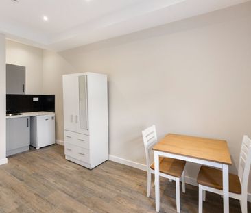 Studio Flat, Manor Road, N16 - Photo 1