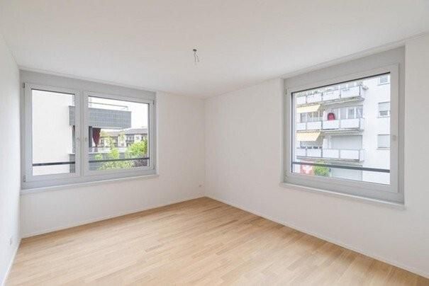 Moderne 4.5 Zimmer Neubauwohnung - Photo 1