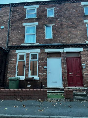 Wesley Street Room 3 - Photo 3