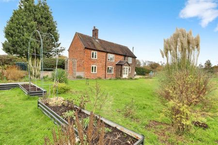 3 bedroom detached house to rent - Photo 2