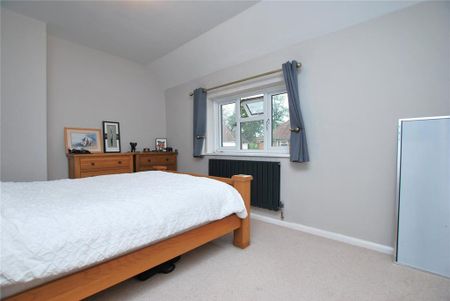 2 bedroom semi-detached house to rent - Photo 2