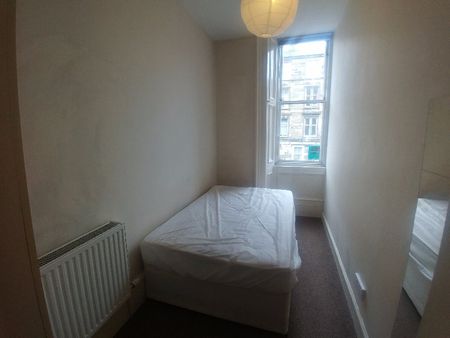 4 bedroom apartment to rent - Photo 3