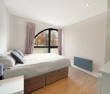 2 bedroom flat to rent - Photo 2