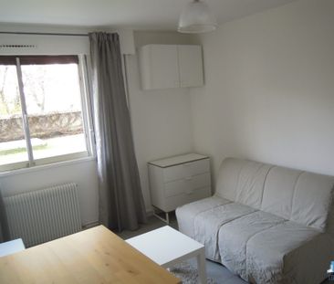 Location Appartement 1 pièce 18m² COURBEVOIE 92400 - Photo 2