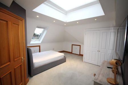 2 bedroom penthouse to rent - Photo 3