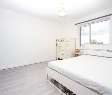4 bedroom semi-detached house to rent - Photo 5