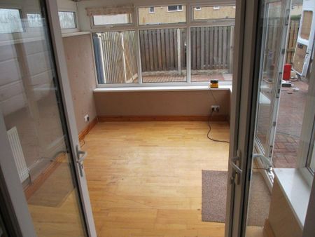 3 bedroom terraced house to rent - Photo 4