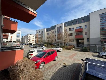 Pronájem bytu 1+kk, 35 m - Fotografie 2