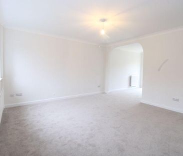 3 bedroom detached house to rent - Photo 2