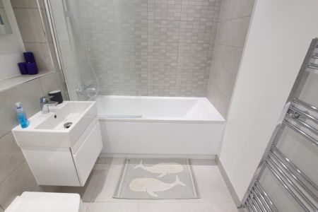 Connaught Road, Woking, Surrey, GU24 - Photo 4