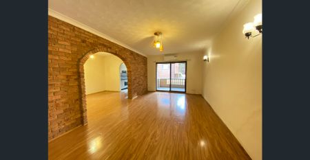 COMFORT, STYLE & LOCATION IN ONE! - Photo 2