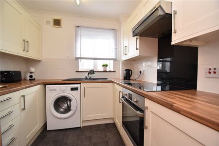 Bugsby Way, Kesgrave, Ipswich, Suffolk, IP5 2BB - Photo 5