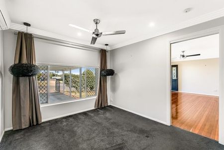 ~ Immaculately Presented in Enviable North Side Location ~ - Photo 3