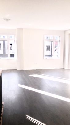 For Lease - 978 Kicking Horse Path Unit# Upper Flr, Oshawa, Ontario - Photo 1