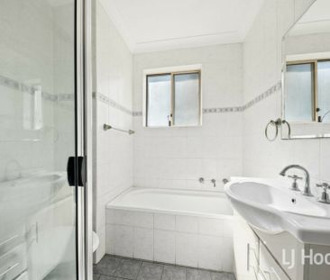 Spacious Open Plan neat & Tidy Two Bedroom Unit! - Photo 5