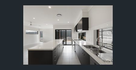 Brand New Family Home - Photo 5