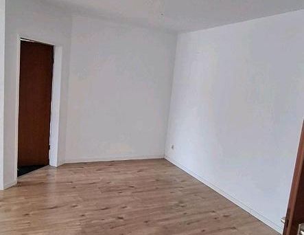 2-Zimmer-Wohnung mit Balkon WBS erforderlich - Photo 1