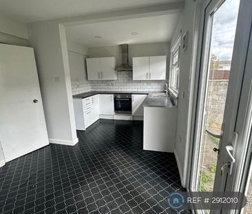 3 bedroom end of terrace house to rent - Photo 5