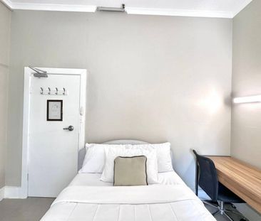 Ensuite Room for Rent in the Heart of Oxford Street - Photo 3