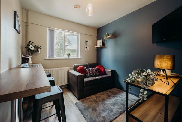 1 bedroom in a house share to rent - Photo 1